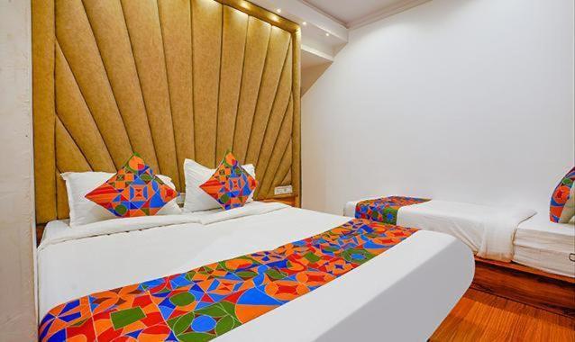 Hotel New Deepak Bombay Eksteriør billede