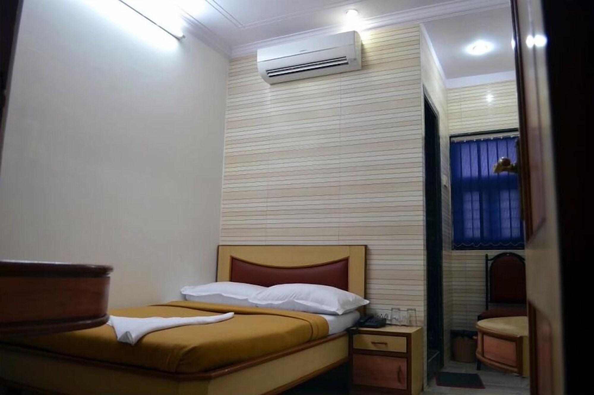 Hotel New Deepak Bombay Eksteriør billede